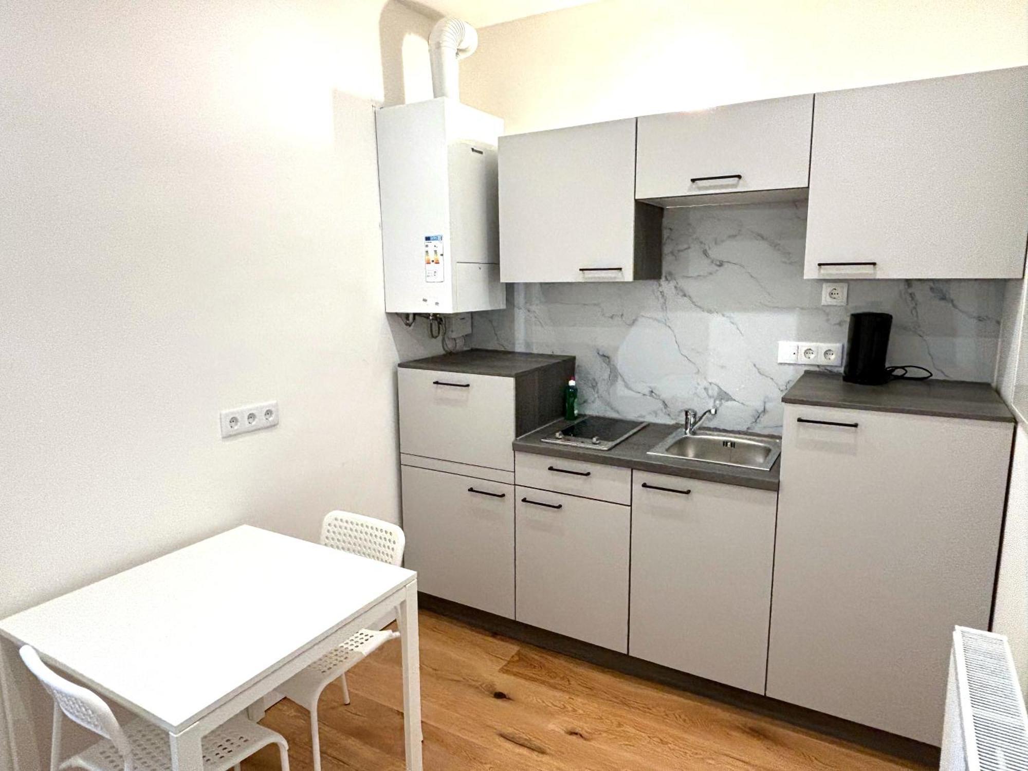 Traumhafte Wohnung Fuer 2, Walk In Dusche, Extra Kueche, Nespresso, Zentral Viyana Dış mekan fotoğraf